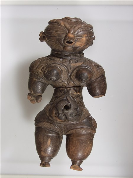 Goggle-eyed dogu