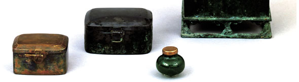 Reliary Containers and Decorative Jar from the foundation stone of Sûfuku-ji Temple’s pagoda